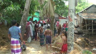 ভাঙ্গায় পারিবারিক কবরস্থানের জায়গা দখল করে গরুর খামার স্থাপন ভাঙ্গায় পারিবারিক কবরস্থানের জায়গা দখল করে গরুর খামার স্থাপন